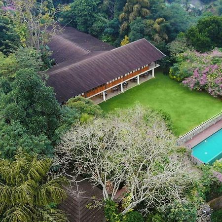 Kings Pavilion Luxury Hotel Kandy Bagian luar foto