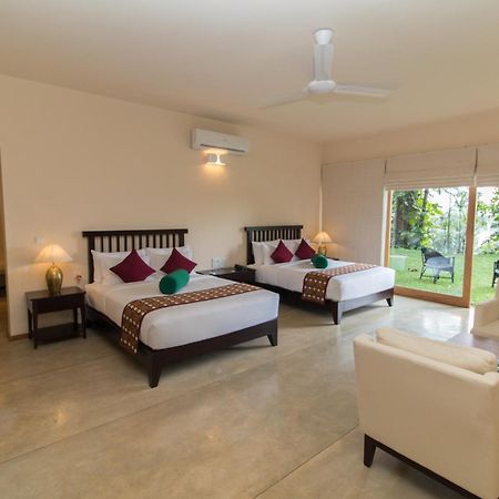 Kings Pavilion Luxury Hotel Kandy Bagian luar foto