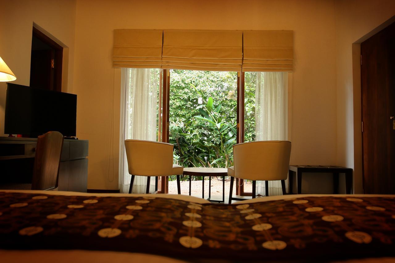 Kings Pavilion Luxury Hotel Kandy Bagian luar foto