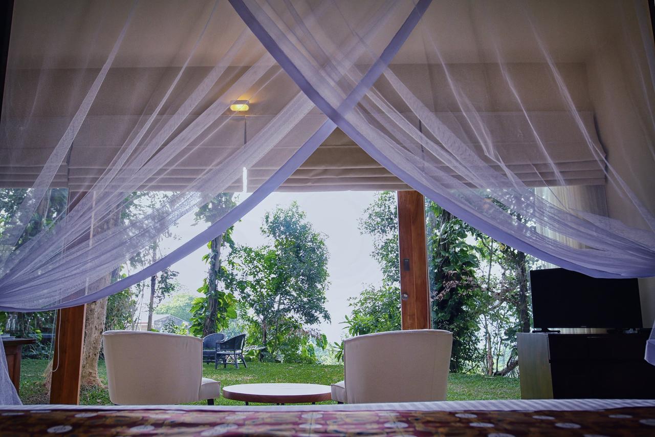 Kings Pavilion Luxury Hotel Kandy Bagian luar foto