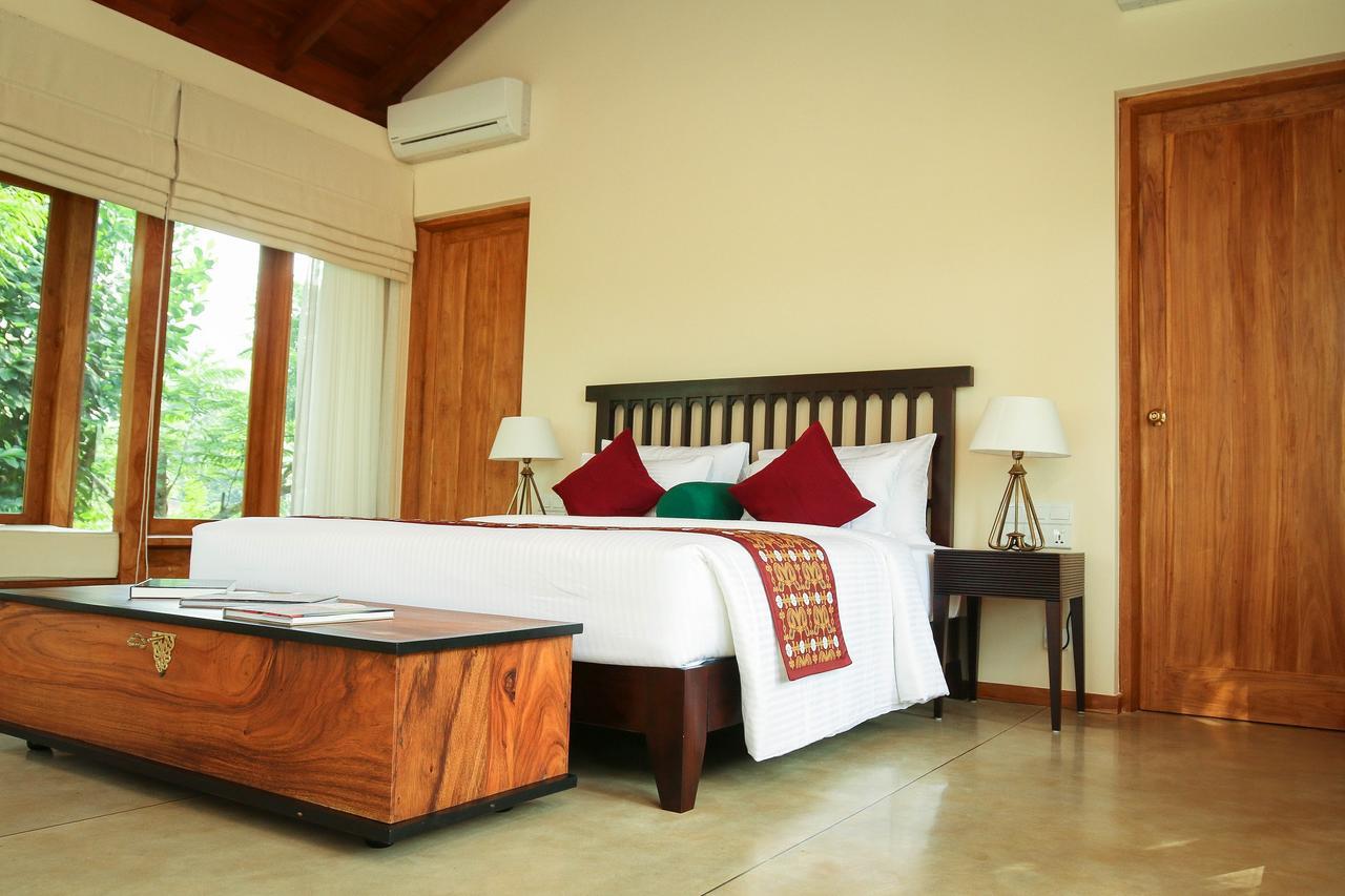 Kings Pavilion Luxury Hotel Kandy Bagian luar foto