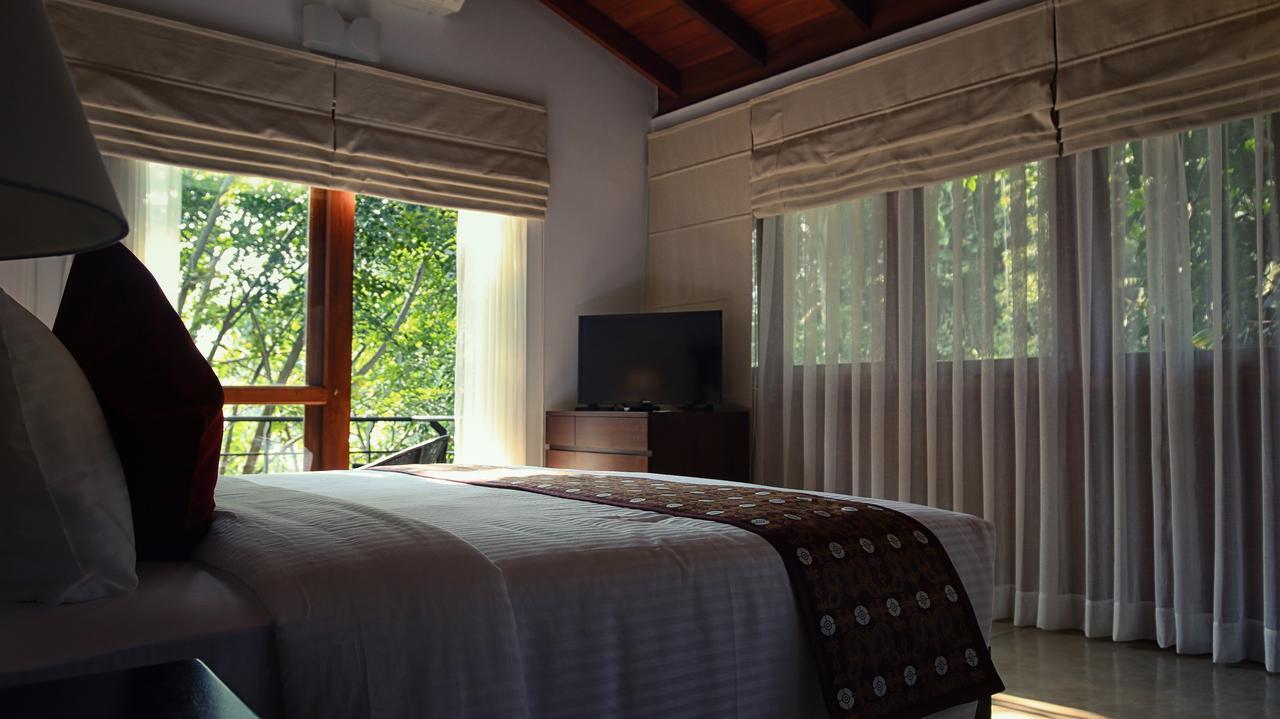 Kings Pavilion Luxury Hotel Kandy Bagian luar foto