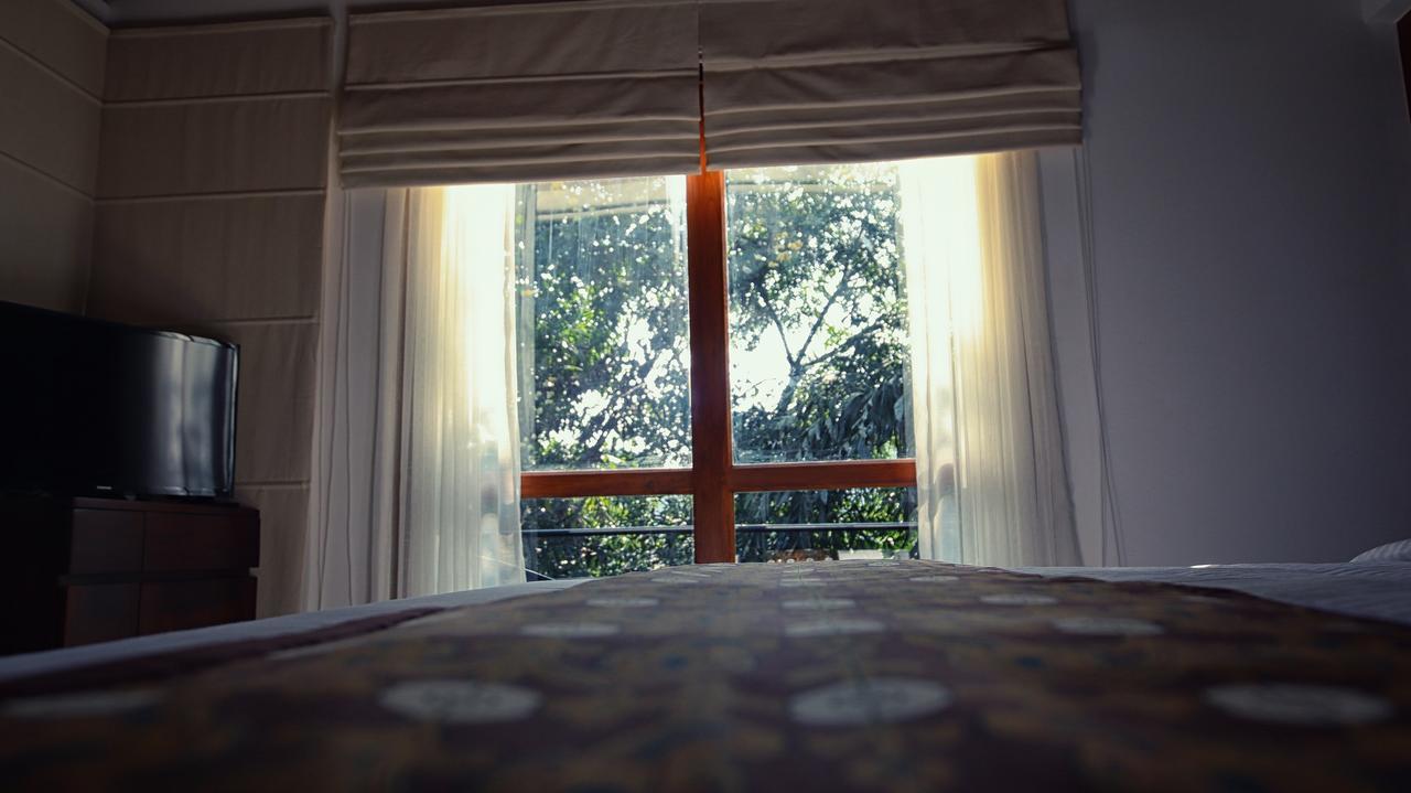 Kings Pavilion Luxury Hotel Kandy Bagian luar foto