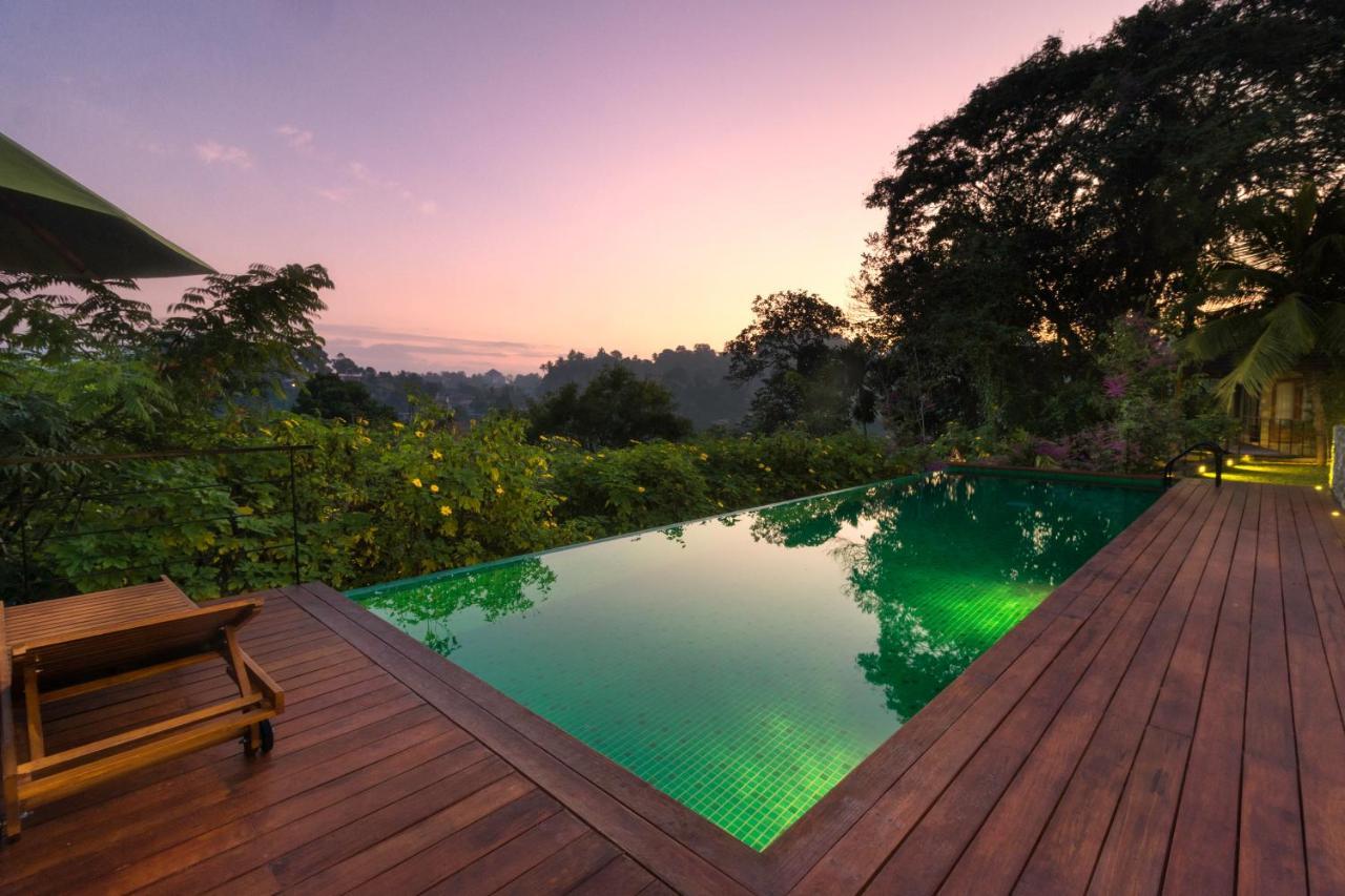 Kings Pavilion Luxury Hotel Kandy Bagian luar foto