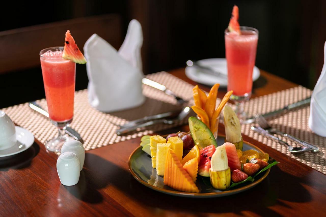Kings Pavilion Luxury Hotel Kandy Bagian luar foto
