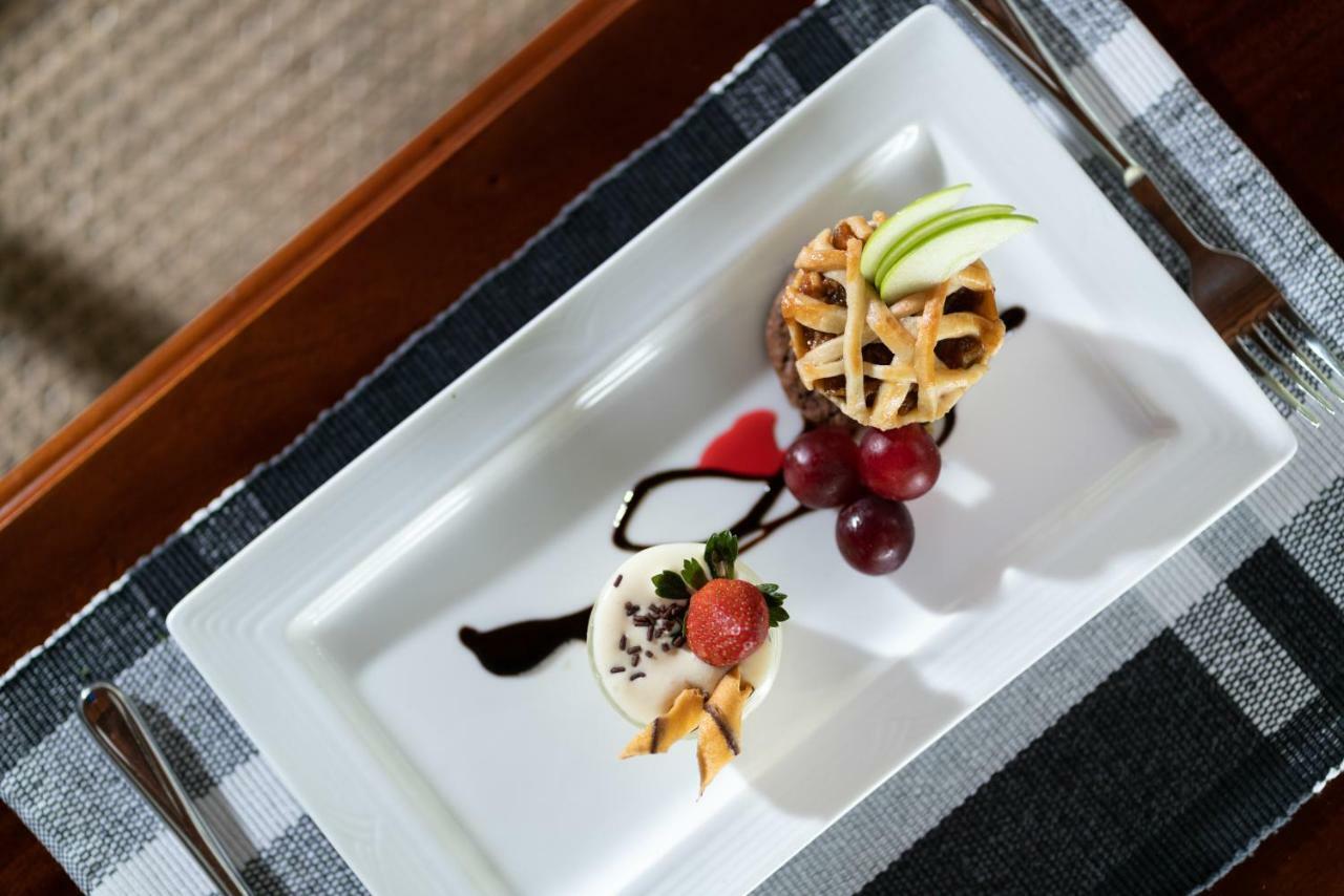 Kings Pavilion Luxury Hotel Kandy Bagian luar foto