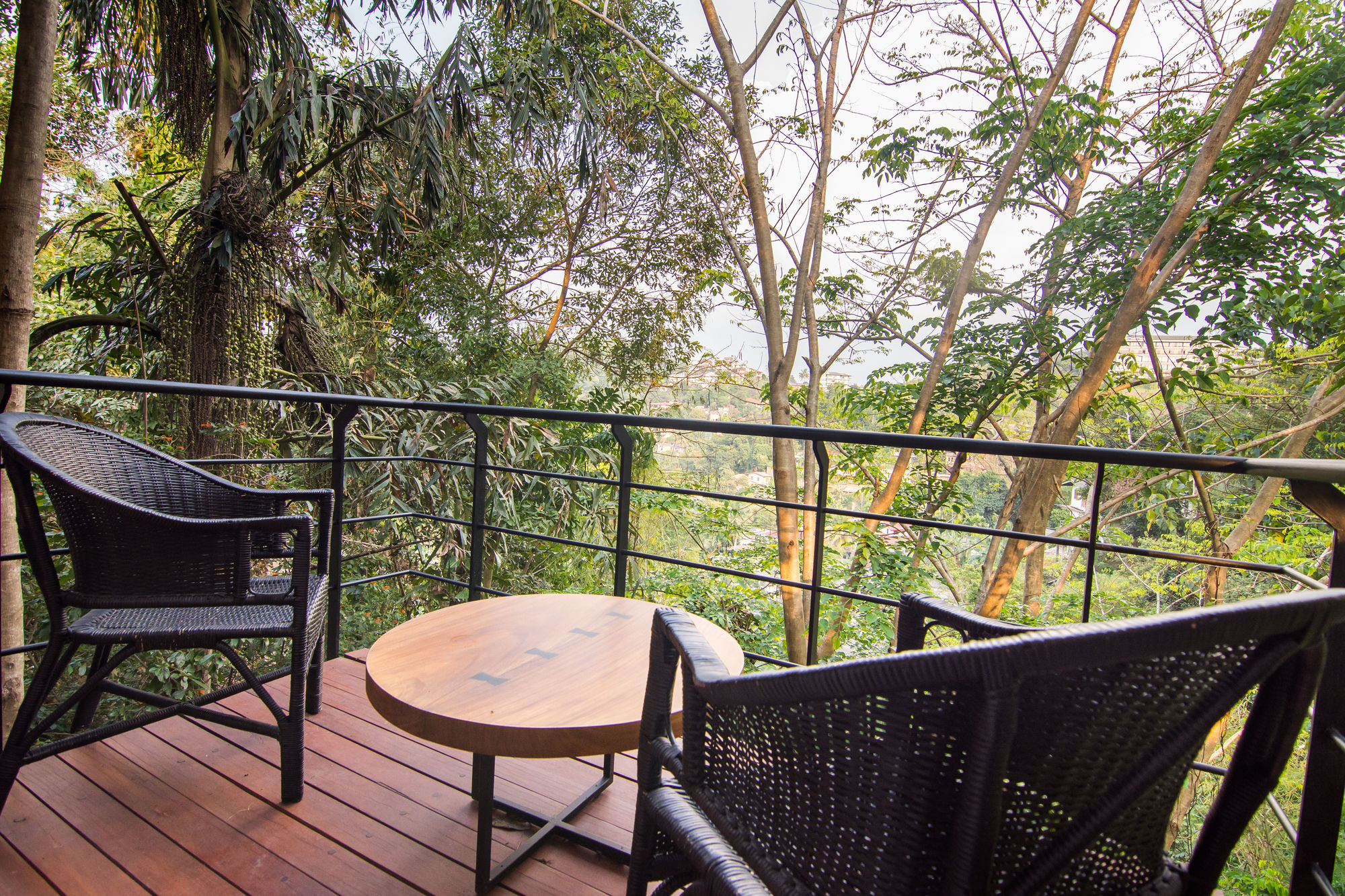 Kings Pavilion Luxury Hotel Kandy Bagian luar foto