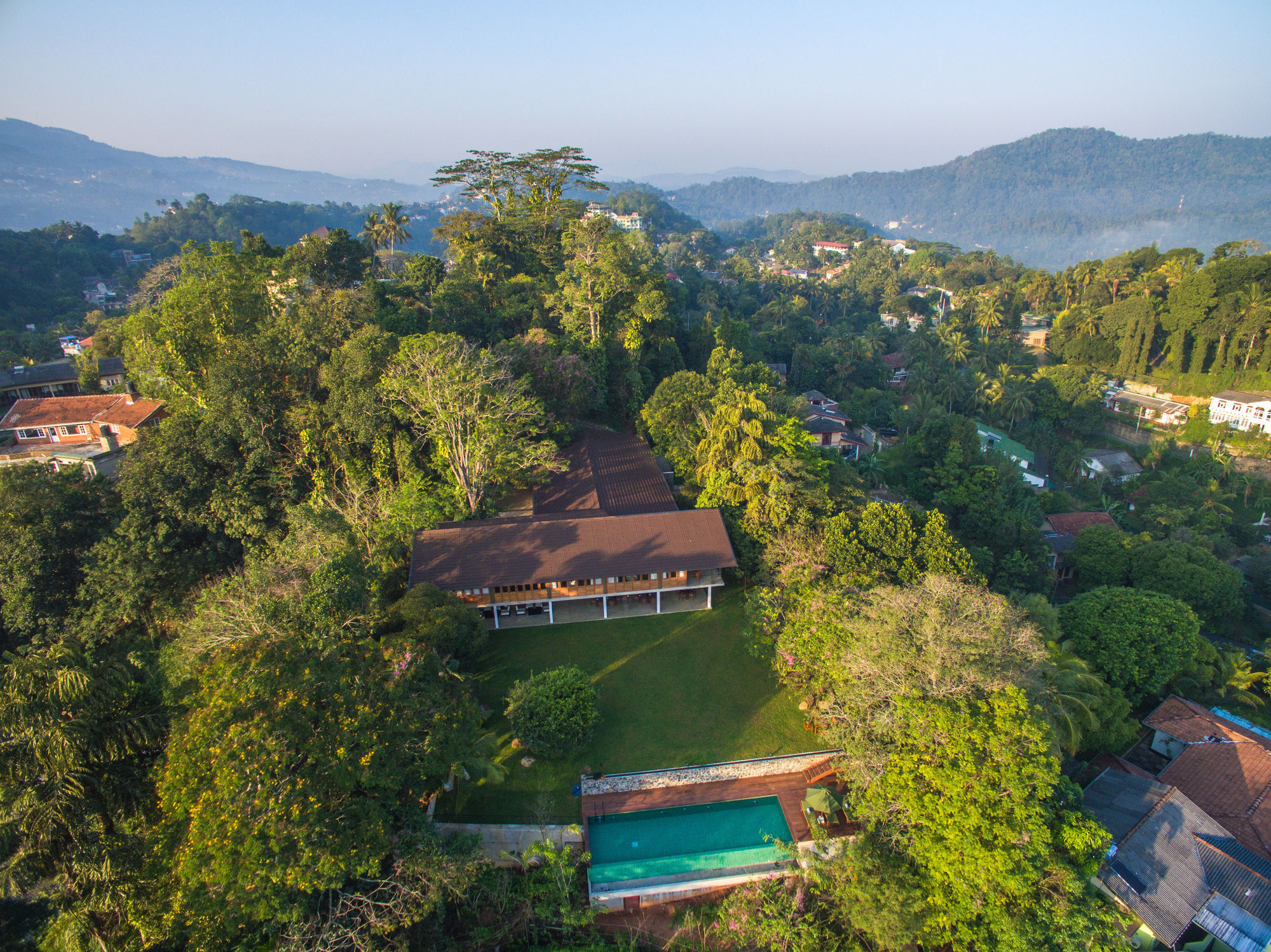 Kings Pavilion Luxury Hotel Kandy Bagian luar foto